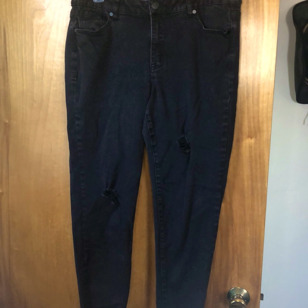 Torrid super stretch ankle jeans